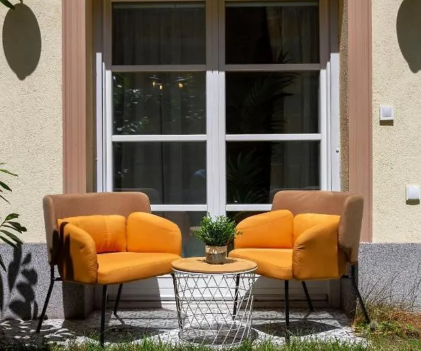 Apartmán Unique 3 Floor With 4bdrm, 3bthrm Budapešť