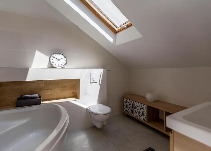 Apartmán Unique 3 Floor With 4bdrm, 3bthrm *