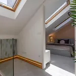 Apartament Unique 3 Floor With 4bdrm, 3bthrm *