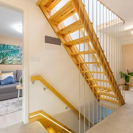 Unique 3 Floor With 4bdrm, 3bthrm