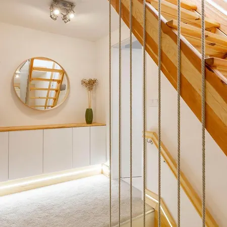 Unique 3 Floor With 4bdrm, 3bthrm