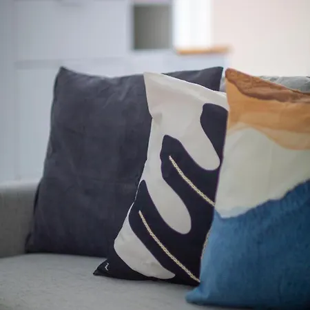 Apartman Unique 3 Floor With 4bdrm, 3bthrm