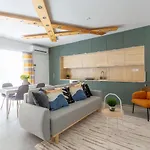 Unique 3 Floor With 4bdrm, 3bthrm * Budapest