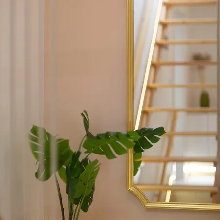 Appartement Unique 3 Floor With 4bdrm, 3bthrm Boedapest