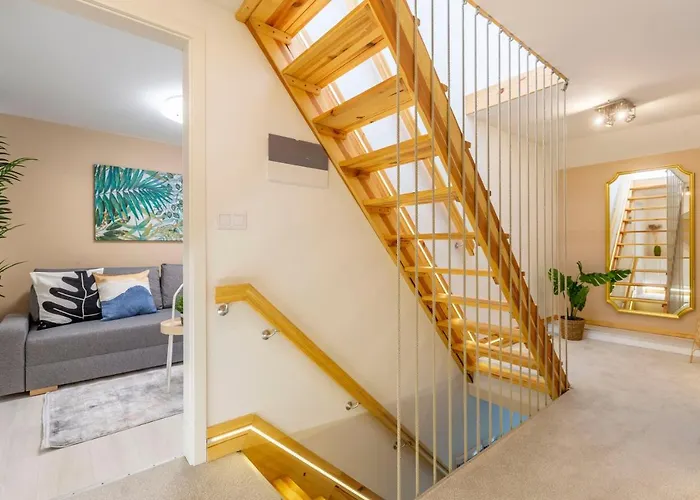 Unique 3 Floor With 4bdrm, 3bthrm