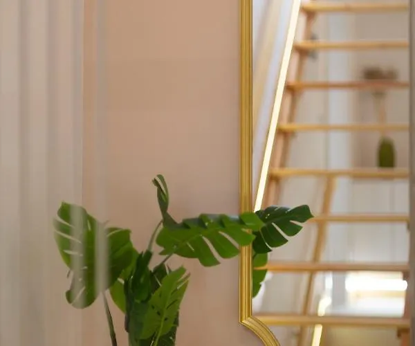 Lägenhet Unique 3 Floor With 4bdrm, 3bthrm Budapest